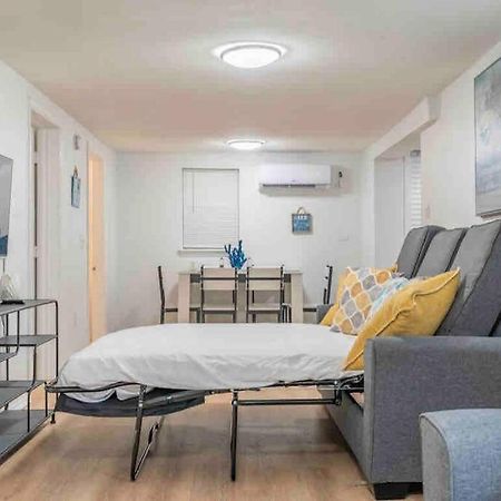 Lovely 2 Bedrooms, Steps Away From The Beach. เบรเดนทันบีช ภายนอก รูปภาพ